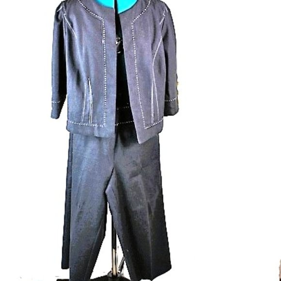 Dress Barn- Capri and Jacket set - Picture 5 of 6